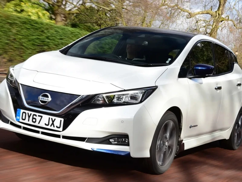 Đối tượng người dùng phù hợp với VinFast VF e34 và Nissan Leaf