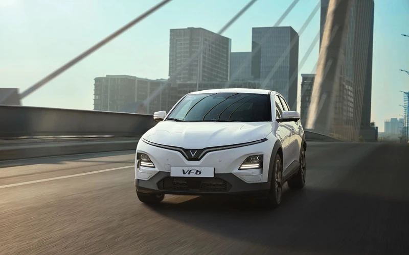 Nội thất và tiện nghi giữa xe VinFast và Ford